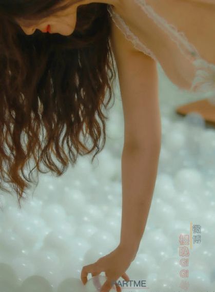 嫩妹被抱起来狠狠操的_超清免费观看韩国