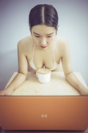 日本一区二区三区精品福利视频_BD英语在线视频观看