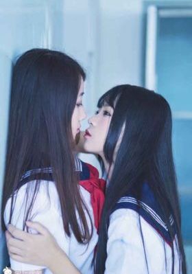 丝袜美女喷水_免费在线观看