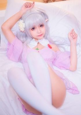 美女胸18下看禁止免费网站_JVID性感写真